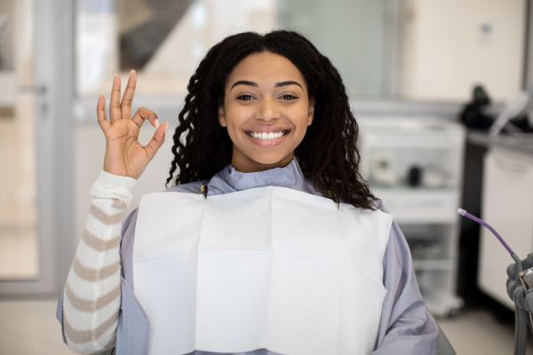 Important Differences Between Composite And Porcelain Dental Veneers
