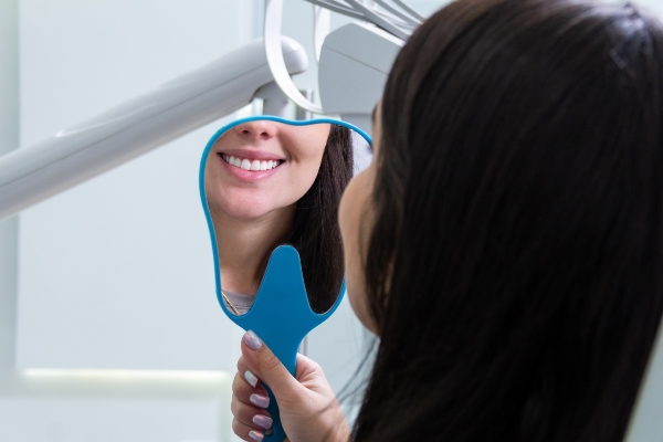 What To Expect From Your First Cosmetic Dental Services Appointment